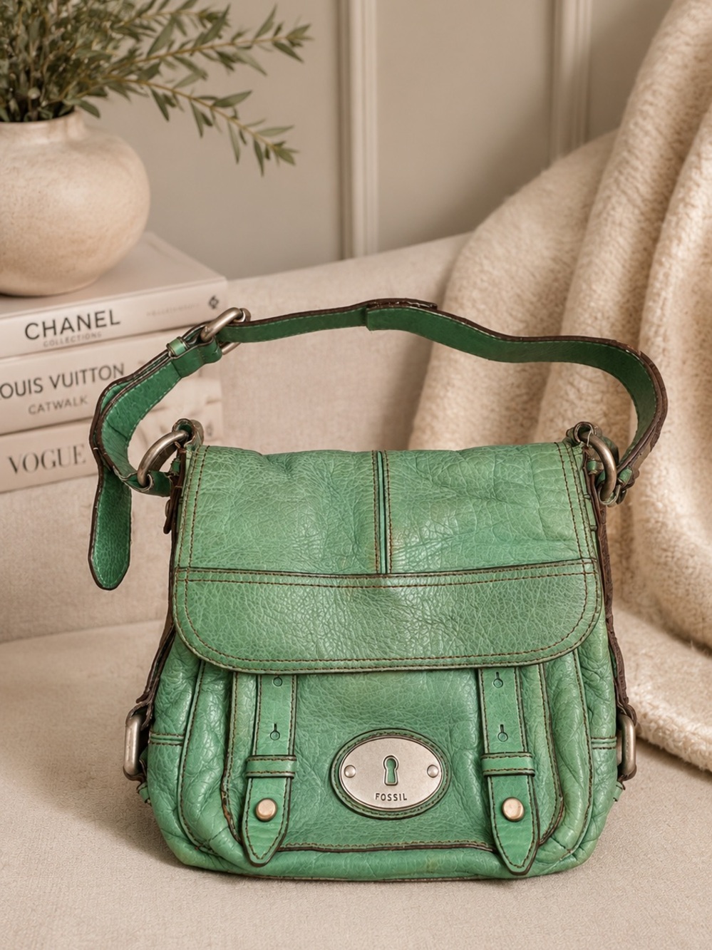 Fossil Mint Green Leather Shoulder Bag with Turn-Lock Accent